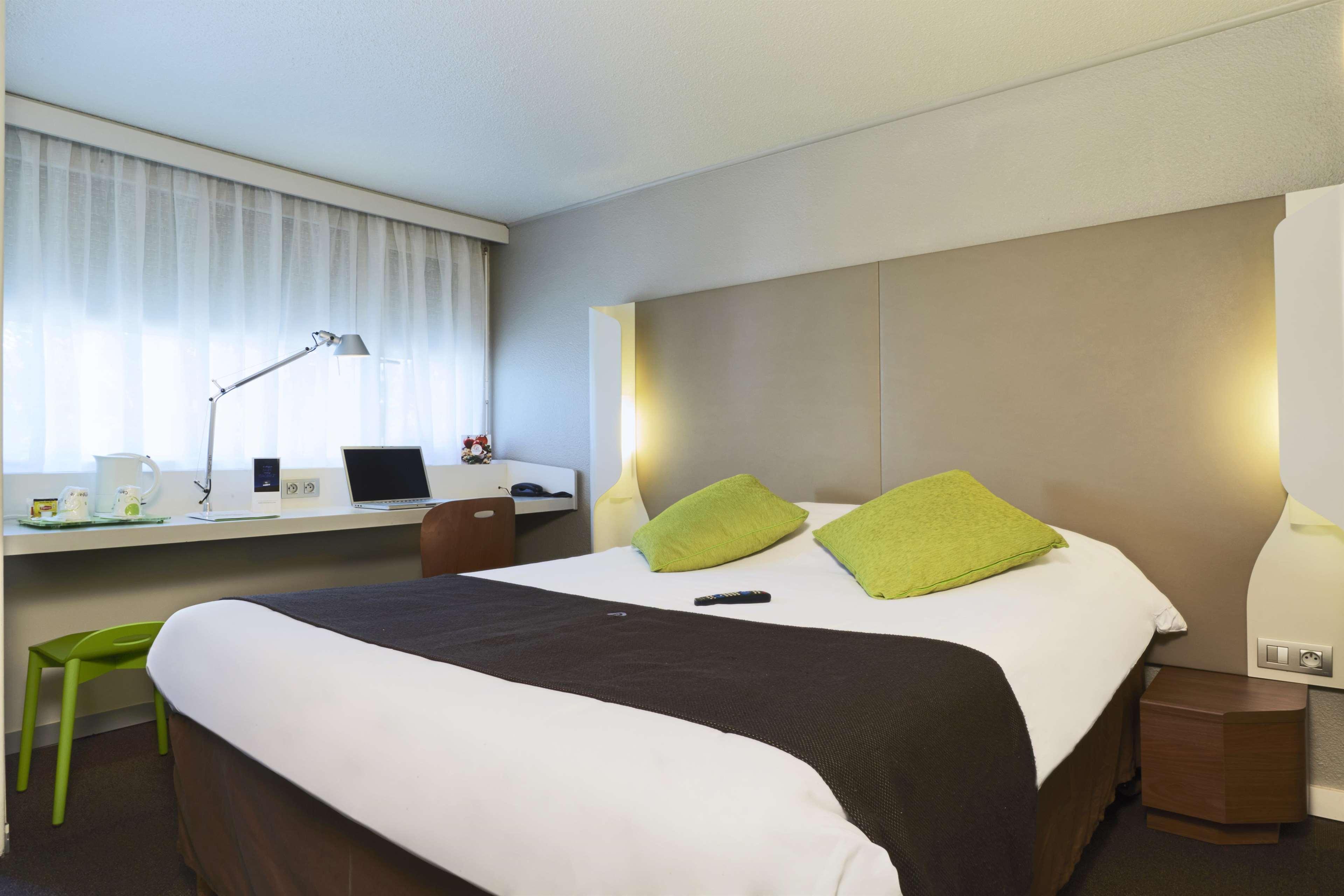 Campanile Chambery Hotel Exterior photo