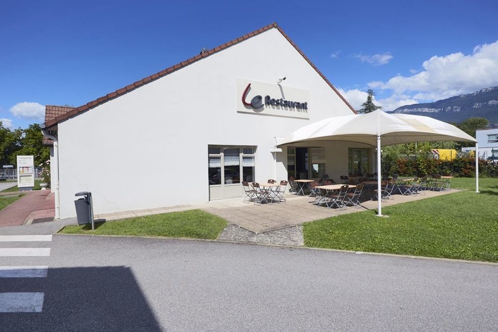 Campanile Chambery Hotel Exterior photo